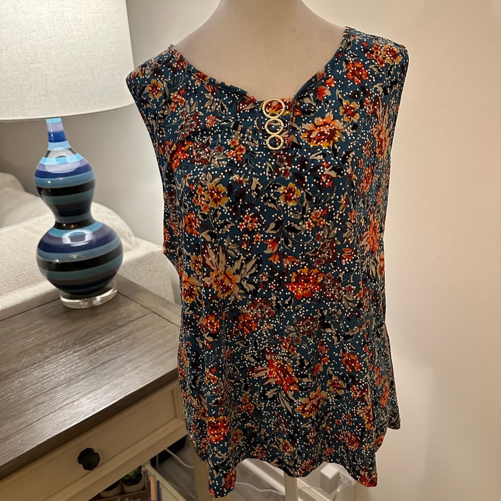 By Design Sleeveless Flower Top - Size XL
